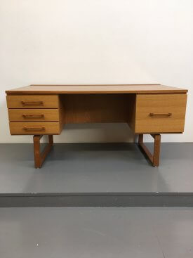 Dyrlund Oak Desk